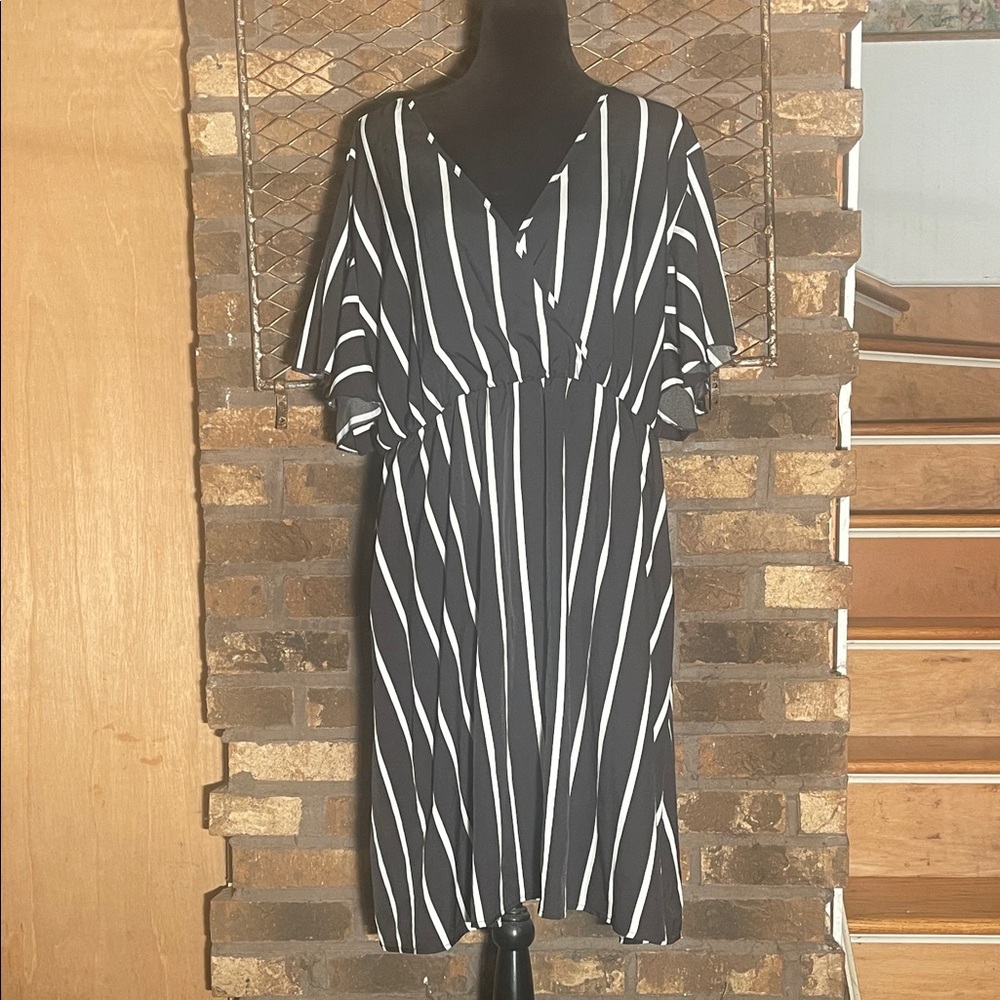 Black and White Striped Faux Wrap Dress Elastic Waistline 4XL